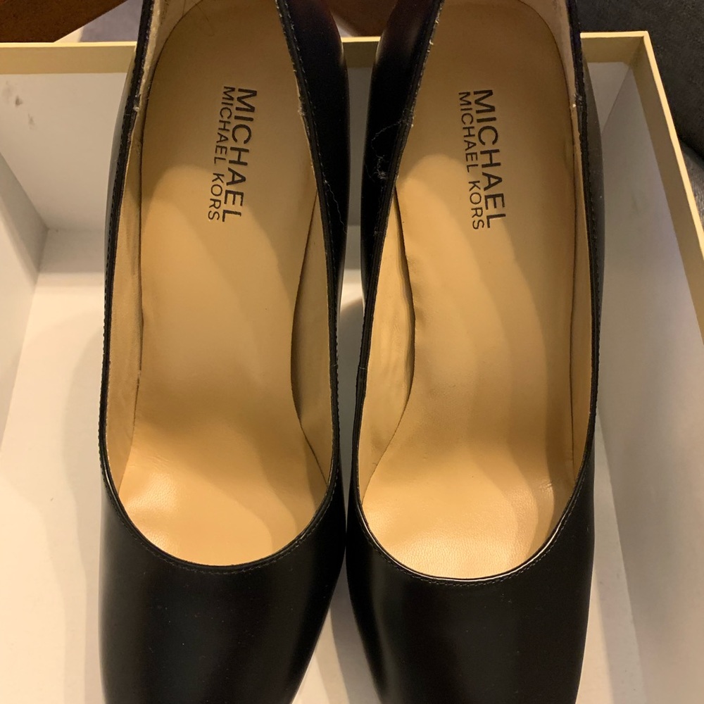 Michael Kors pumps